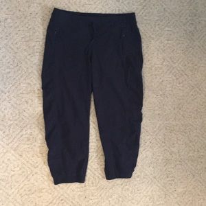 Athleta joggers cropped